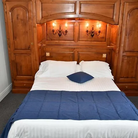 Le Renaissance 3* Aurillac