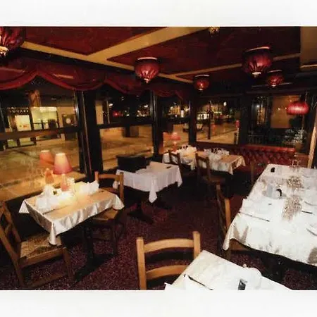 Le Renaissance 3* Aurillac